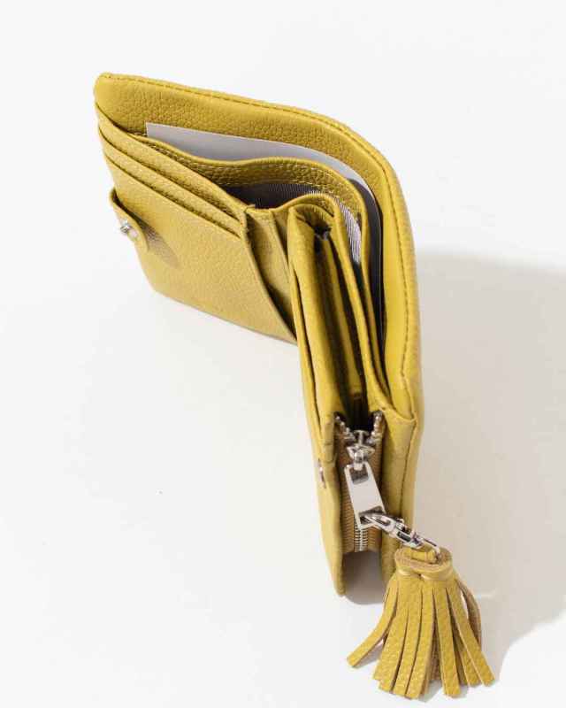 B-21121  BEAURE カウレザー 二つ折り財布