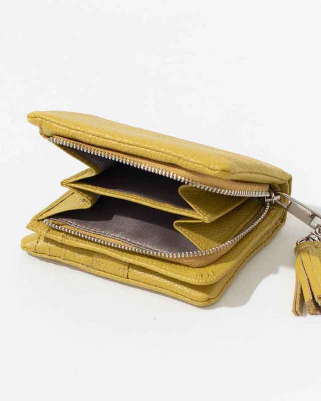 B-21121  BEAURE カウレザー 二つ折り財布