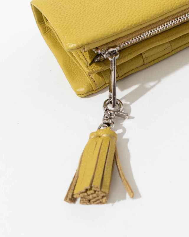 B-21121  BEAURE カウレザー 二つ折り財布