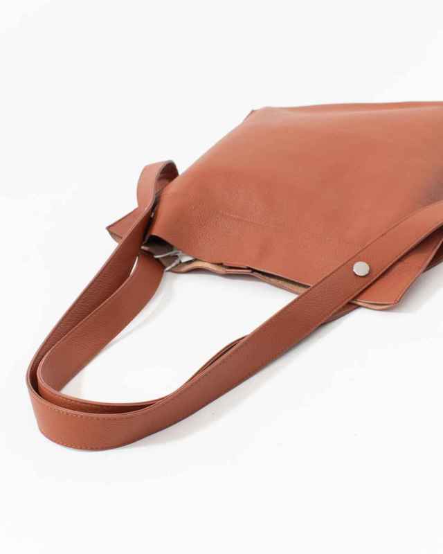 B-22197  BEAURE カウレザー 2デザインハンドル 薄マチA4トート