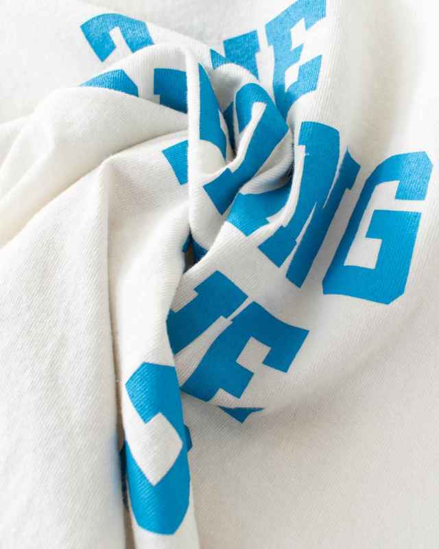 B-491006  BLUE LAKE MARKET アメリカンドライ天竺||バックプリントポケットTee