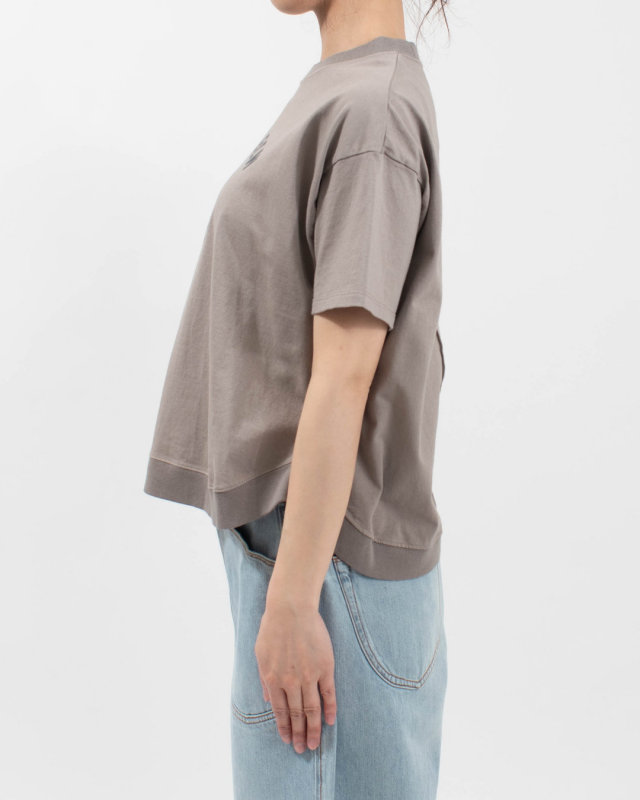 B-521016 BLUE LAKE MARKET アメリカンドライ天竺||ヘムラウンドプリントTee［broken BOW～］