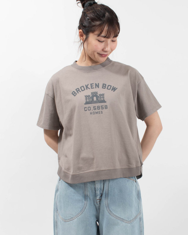 B-521016 BLUE LAKE MARKET アメリカンドライ天竺||ヘムラウンドプリントTee［broken BOW～］