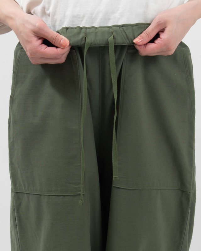 B-528004 BLUE LAKE MARKET ムラ糸バックサテンピーチBioエアフローベイカーイージーパンツ