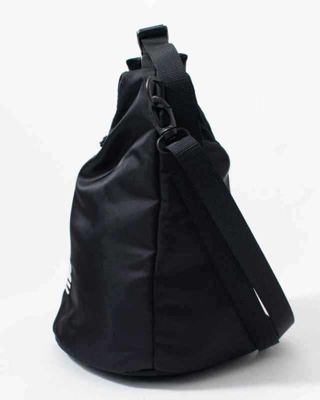 CATSHOULDER　FREDRIK PACKERS CAT SHOULDER