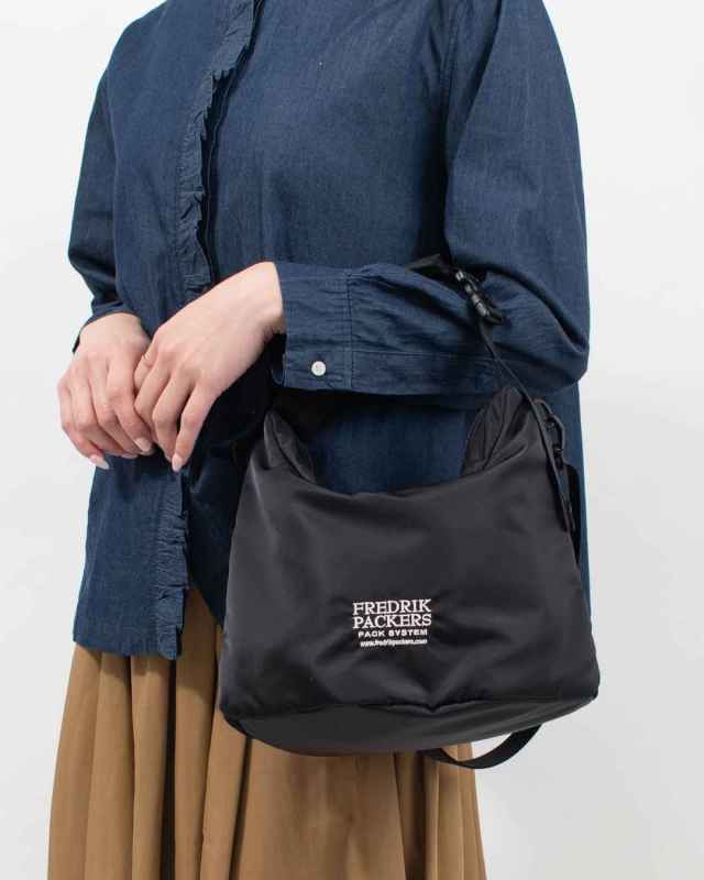 CATSHOULDER　FREDRIK PACKERS CAT SHOULDER