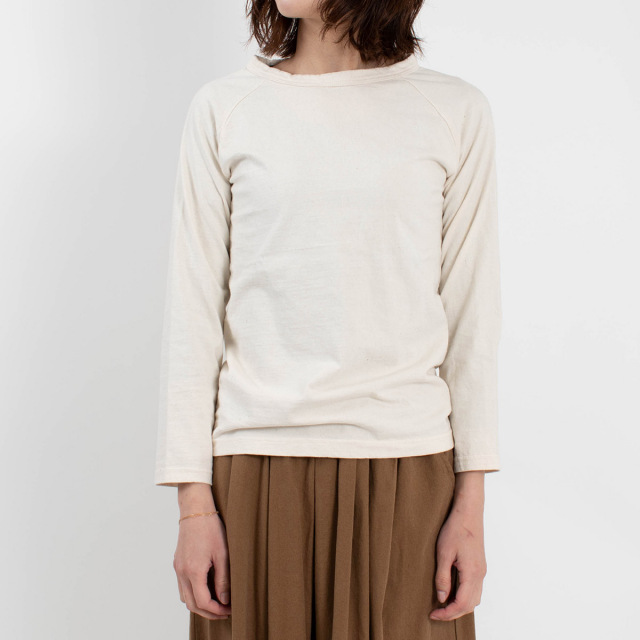 DANA FANEUIL ダナファヌルムラ糸長袖ラグランTシャツ D5816401 定番 春 秋 冬 長袖  ナチュラルファッション　ナチュラル　40代　50代　シンプル　ベーシック DANA FANEUIL ムラ糸長袖ラグランTシャツ｜ナチュラル