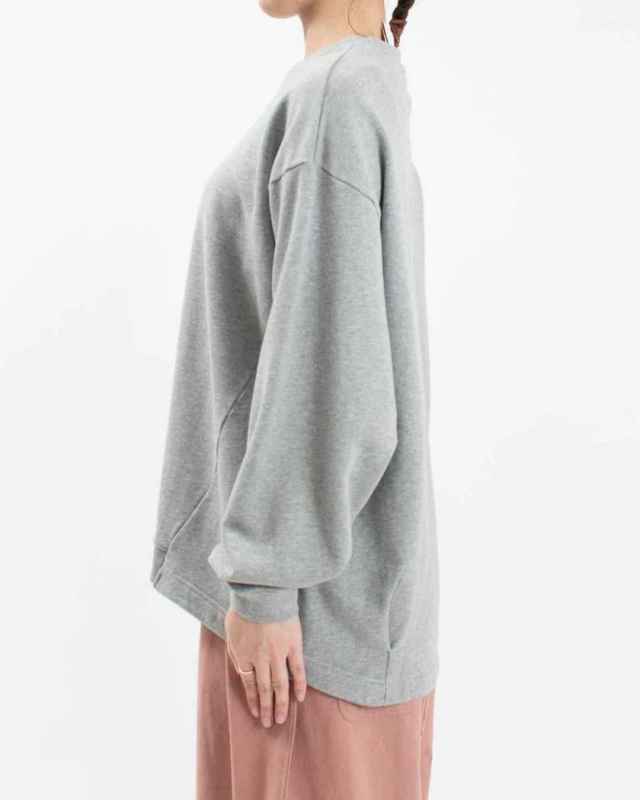 FA-1326  FIRST バルーンシルエットトレーナー