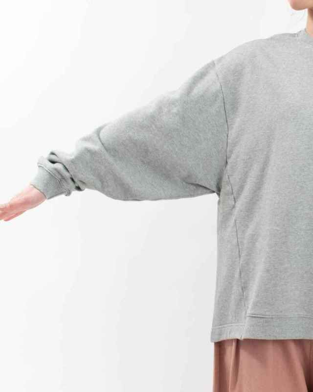 FA-1326  FIRST バルーンシルエットトレーナー