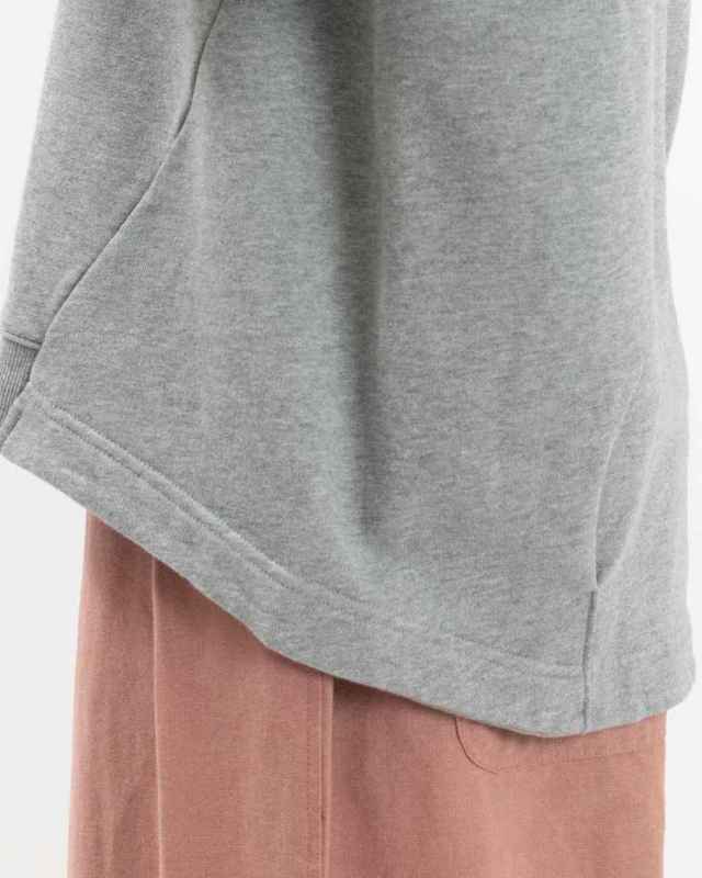 FA-1326  FIRST バルーンシルエットトレーナー