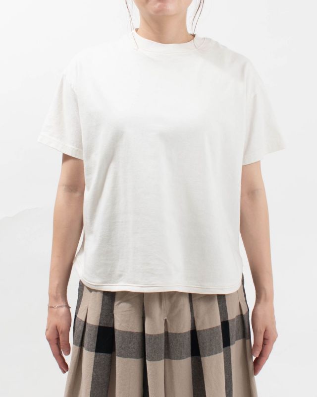 FIRST ファースト 襟ぐり小さめ 身幅ゆったり スタンダードなTシャツ FA-2227 レディース ナチュラル ファッション コーデ 服 30代 40代 50代 カジュアル FIRST 襟ぐり小さめ 身幅ゆったり スタンダードなTシャツ FA