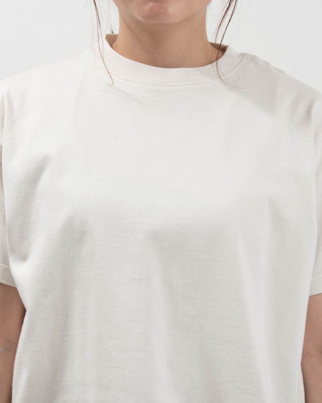 FIRST ファースト 襟ぐり小さめ 身幅ゆったり スタンダードなTシャツ FA-2227 レディース ナチュラル ファッション コーデ 服 30代 40代 50代 カジュアル FIRST 襟ぐり小さめ 身幅ゆったり スタンダードなTシャツ FA