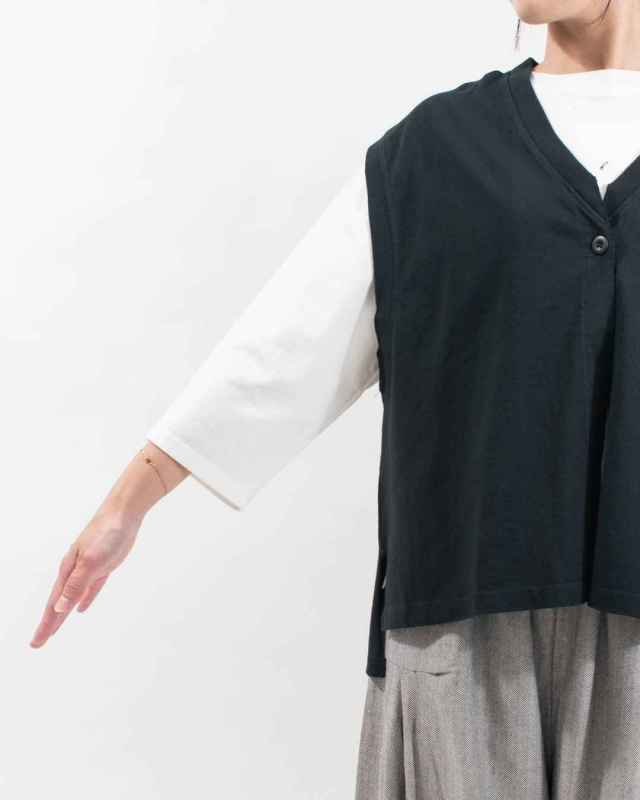 FIRST 前開き Vネックベスト｜ナチュラルファッション・ナチュラル服の通販
