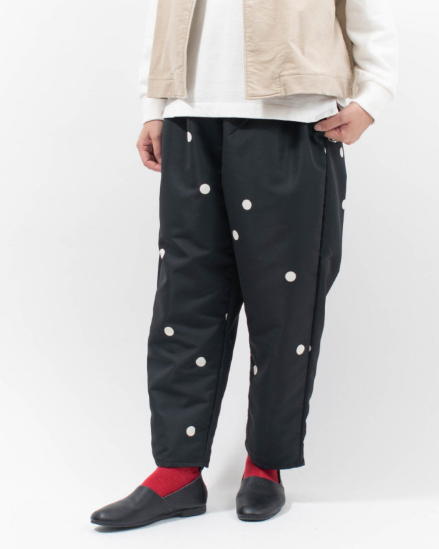 P70721 prit ライトグログランランダムドットプリント×リサイクルエアリークロス リバーシブルスロウパンツ