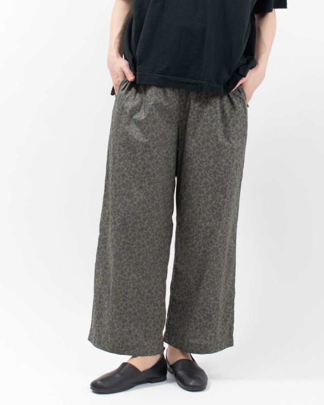 P72617 prit 80/1ローンボタニカルプリント ワイドパンツ