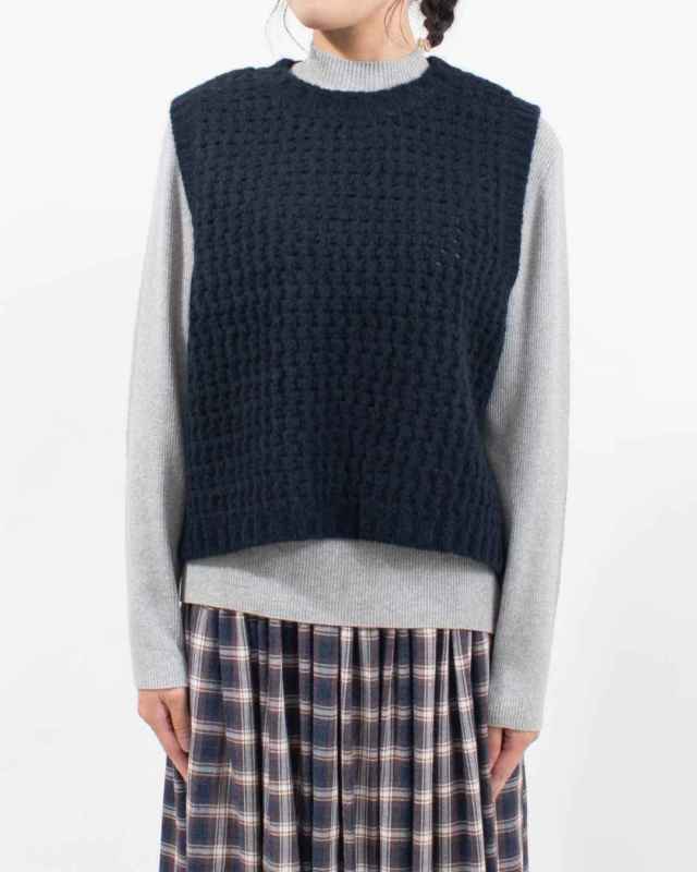 P906103 prit 1/3ファインメリノウールナイロン3Gワッフル編み クルーネックベスト