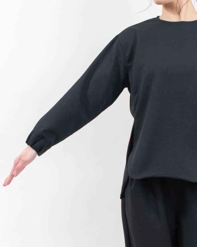 SA-36007  sabbatum ウールライクポリエステル ヘムラウンドブラウス