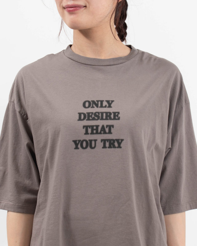 SA-37114 sabbatum 30/-BD天竺ヘムラウンドスプレー調プリントTee[ONLY DESIRE THAT YOU TRY]