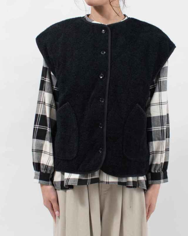 SE8101254 SUN VALLEY リブレスコール中わたキルティングベスト