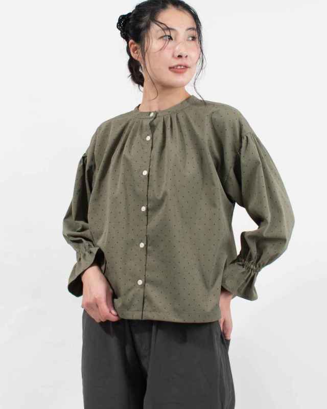 SK8116251  SUN VALLEY ポリエステルツイルドットプリントブラウス