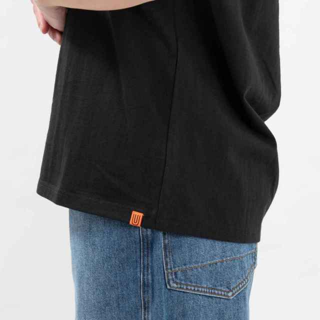 U2423208-A UNIVERSAL OVERALL センターロゴTシャツ