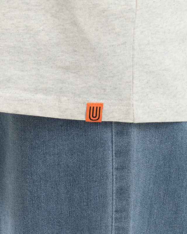 U2523249　UNIVERSAL OVERALL EMBROIDERY TEE