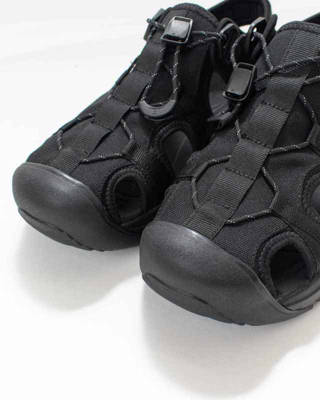 UO32 UNIVERSAL OVERALL SANDALS UO32