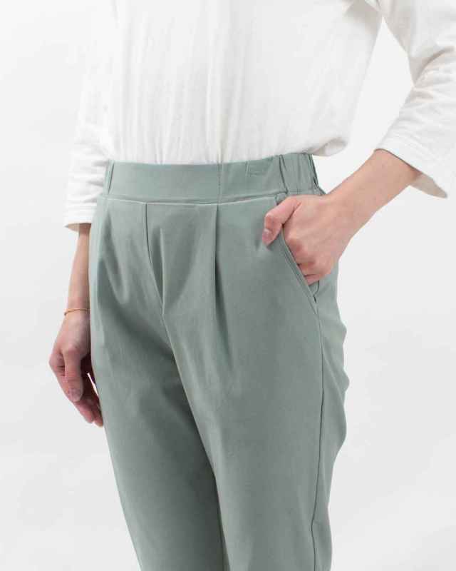 WFN4903  hunch バリラク テーパードパンツ