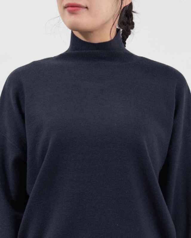 WVQ7081　hunch やわもちヤーン タートルドルマンニット