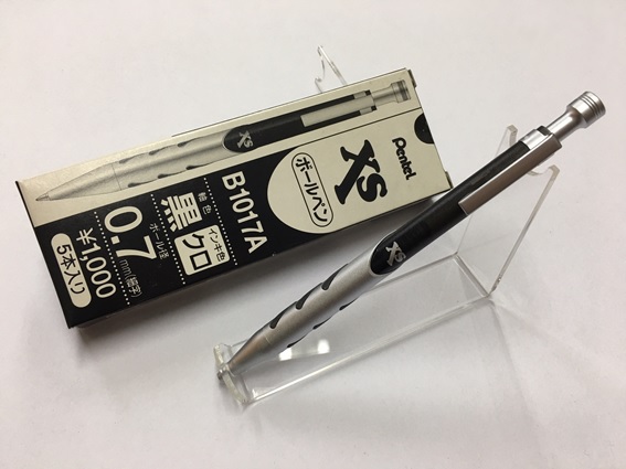 【送料別】ぺんてる XSボールペン 軸色:黒 芯径0.7mm B1017A 【送料別】ぺんてる XSボールペン 軸色:黒 芯径0.7mm B1017A