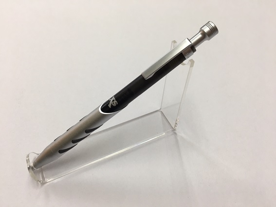 【送料別】ぺんてる XSボールペン 軸色:黒 芯径0.7mm B1017A 【送料別】ぺんてる XSボールペン 軸色:黒 芯径0.7mm B1017A