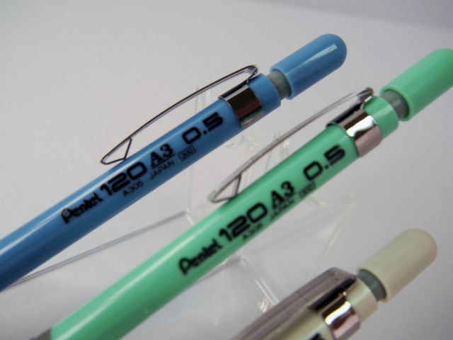 廃盤ぺんてるＡ３０５