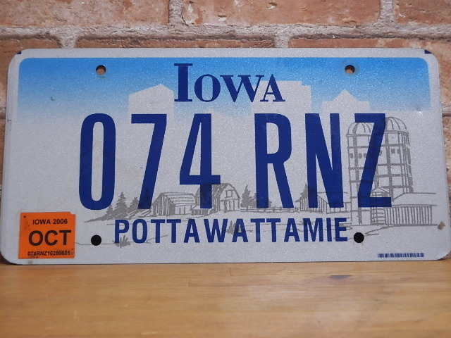 USEDナンバープレート　アイオワ　IA
