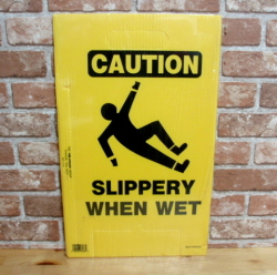 フロア　サイン　SLIPPER WHEN WET