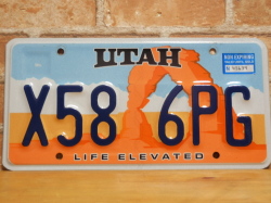 USEDナンバープレート　 ユタ　UＴ