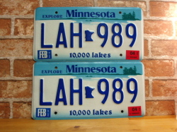 USED  ペアプレート　ミネソタw　ＭＮ