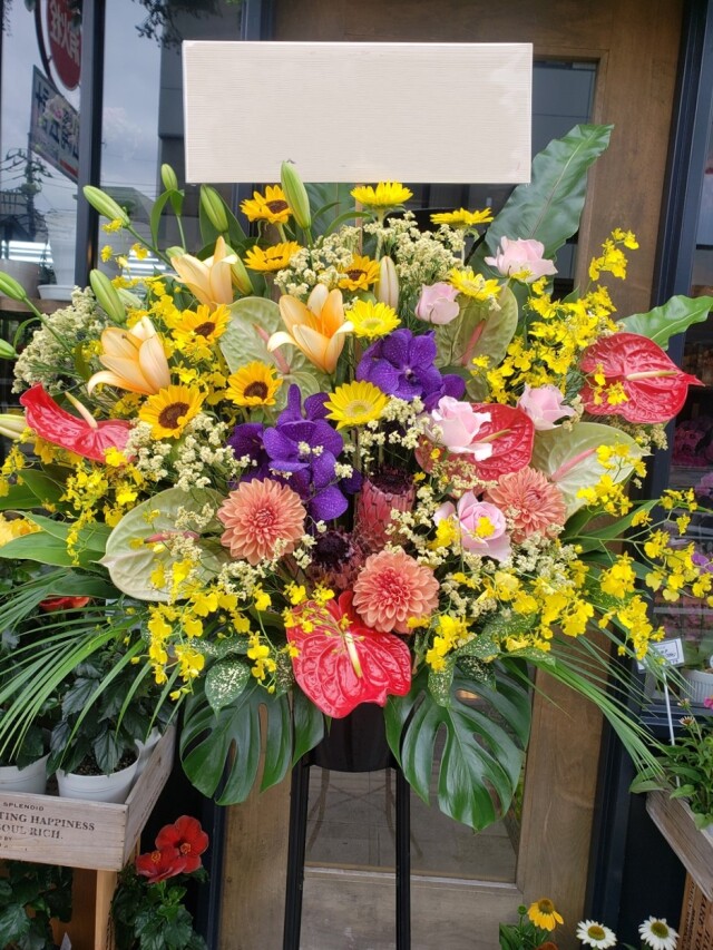 季節のイベントに合わせたスタンド花1段【さいたま市限定※一部区除く】