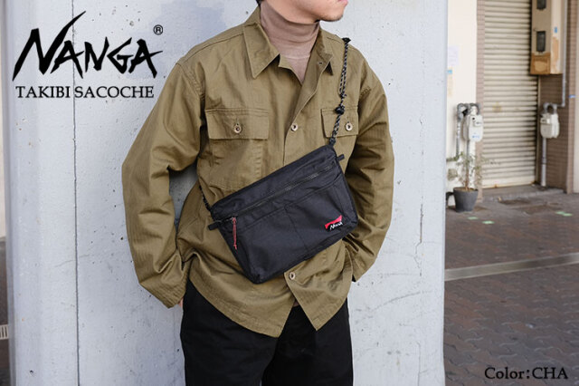 美品NANGA タキビサコッシュ(ダークカーキ) ナンガ NANGA NANGA ナンガ バッグ サコッシュ ショルダーバッグ