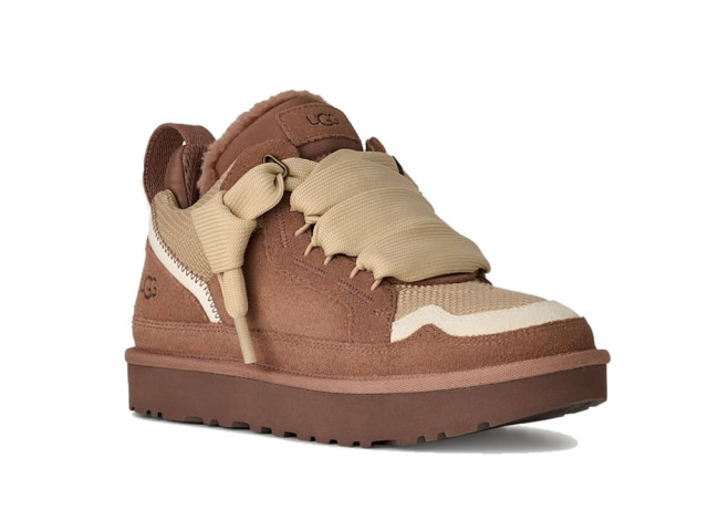 UGG ブラウン スエード スニーカー新品セール❣️ UGG ブラウン スエード スニーカー新品帰省の為4日まで最終値下げ