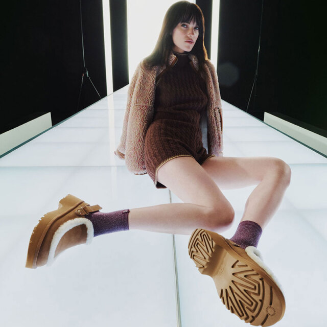 スエード×シープスキン どの角度から見てもセンスが光るデザインクロッグ