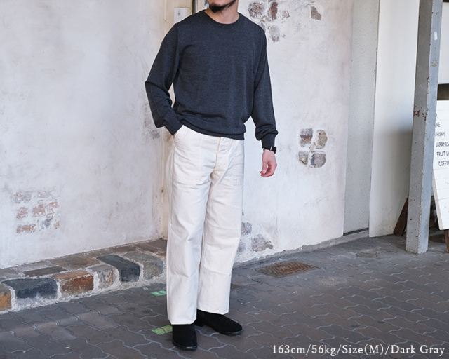 MOONCASTLE Merino Wool Crewneck