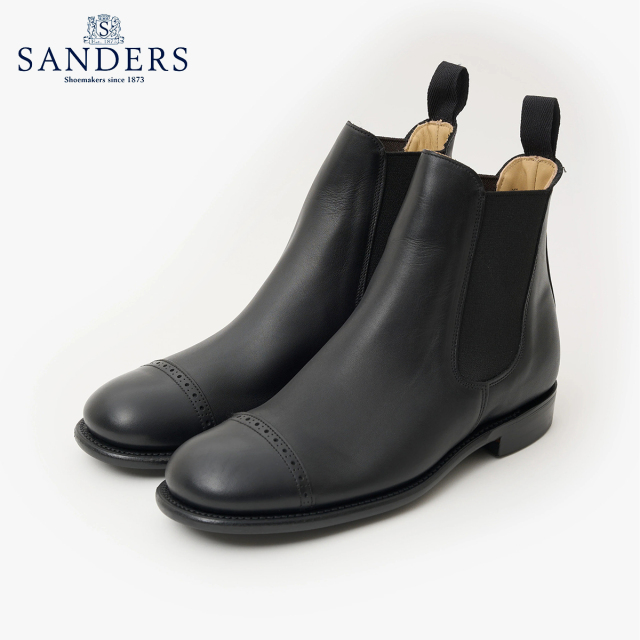 【お手入れ用クリームプレゼント中♪】 SANDERS サンダース 2230BOW B.G.S. PUNCHED CAP CHELSEA BOOT パンチドキャップ チェルシーブーツ サイドゴアブーツ ワクシーレザー 本革 レザー ブラック メンズ イギリス製 英国製 〔FL〕