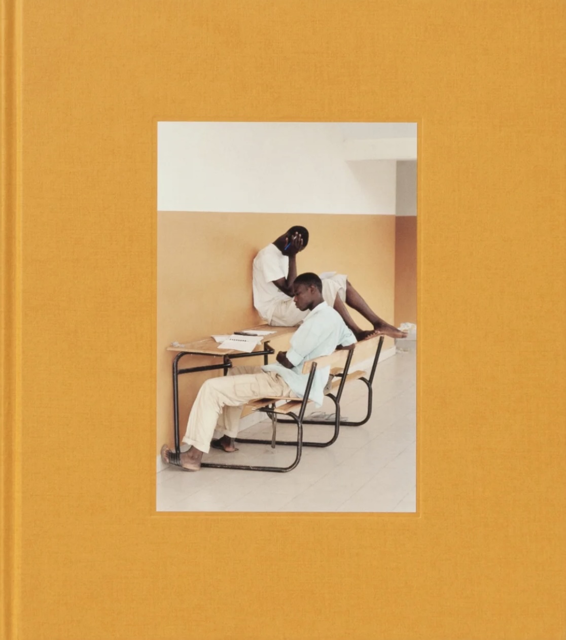 アンリ・ロア 写真集: HENRY ROY:  Impossible Island