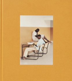 アンリ・ロア 写真集: HENRY ROY:  Impossible Island