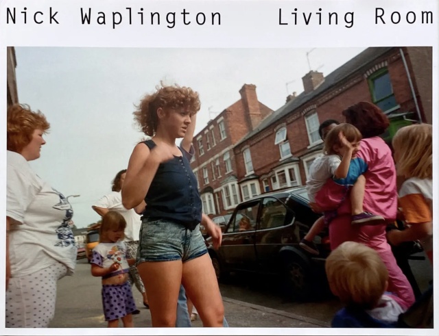 ニック・ワプリントン 写真集 : Living Room Amazon | Living Room | Waplington, Nick | Collections