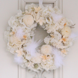 プリザーブドフラワー　リース　ホワイトシュガー　直径23ｃｍ　【送料無料】