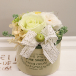 プリザーブドフラワー　ピュアスィート