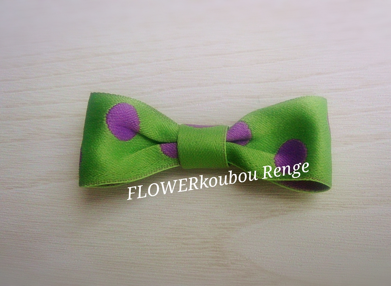 ダブルフェイスドットリボン・クリップ　（前髪用・サイド用）　Violett　ball ヴァイオレットボール　　　のグリーンベース