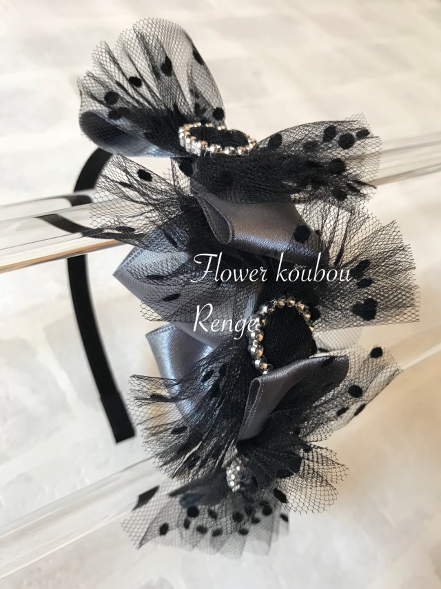 【宅急便コンパクト可】ドットチュールレースカチューシャ　選べる２色　（黒・白）ボリュームたっぷり