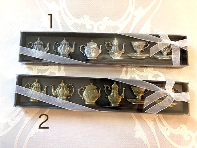 ティーカップデザイン　カードスタンド　６個セット　/ゴールドとシルバーからお選びください